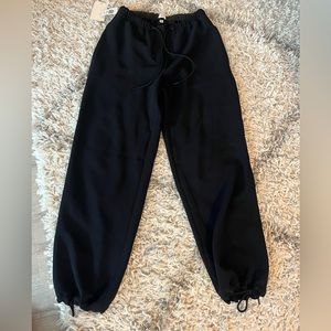 NWT Aritzia Wilfred Marne Pant, Size 00. Black.